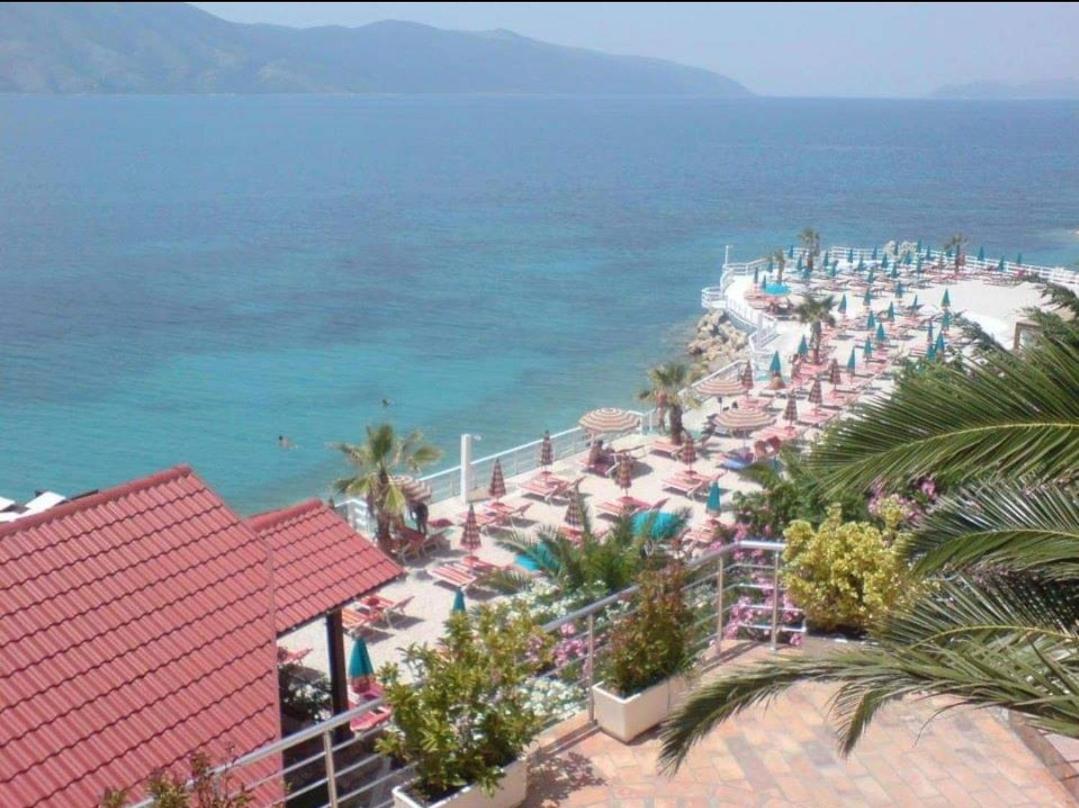Radhimë Hotel Roi מראה חיצוני תמונה