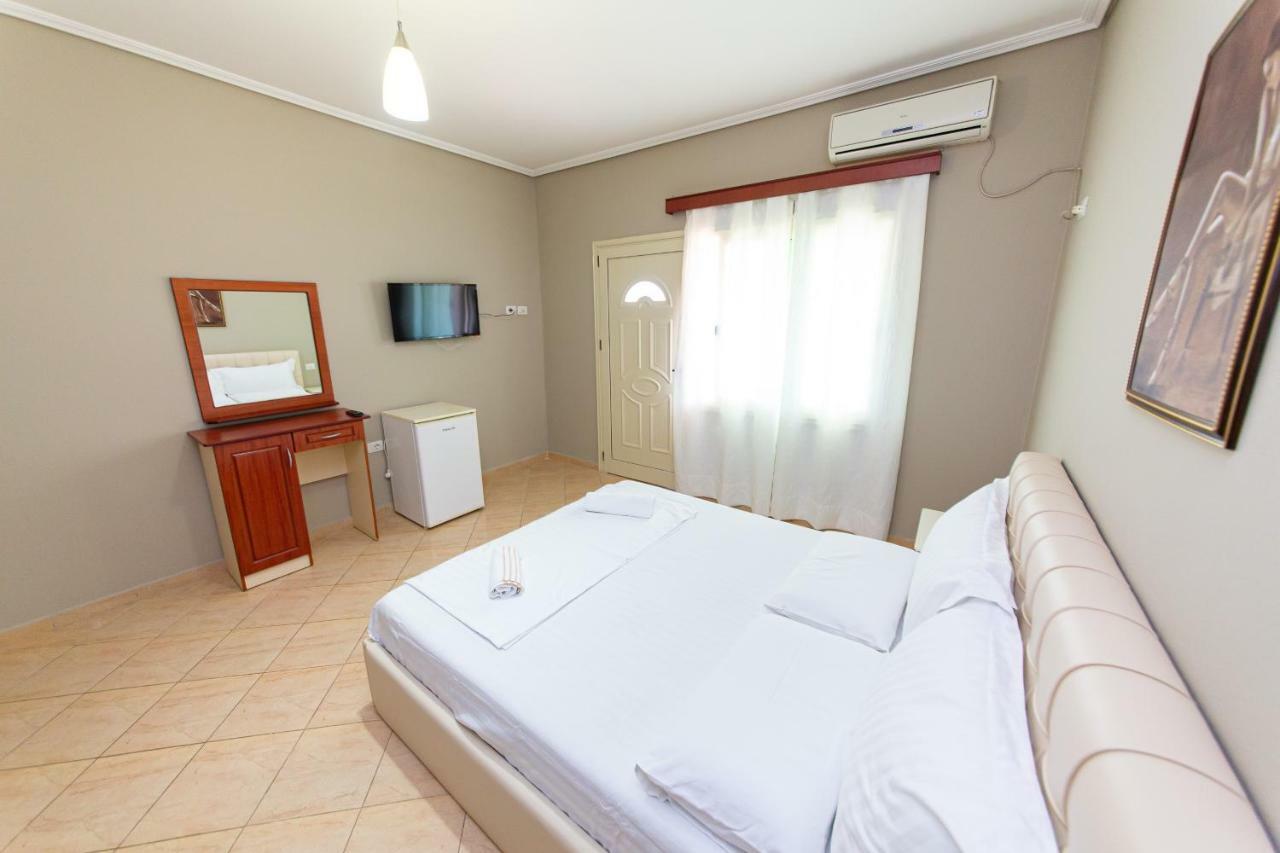 Radhimë Hotel Roi מראה חיצוני תמונה