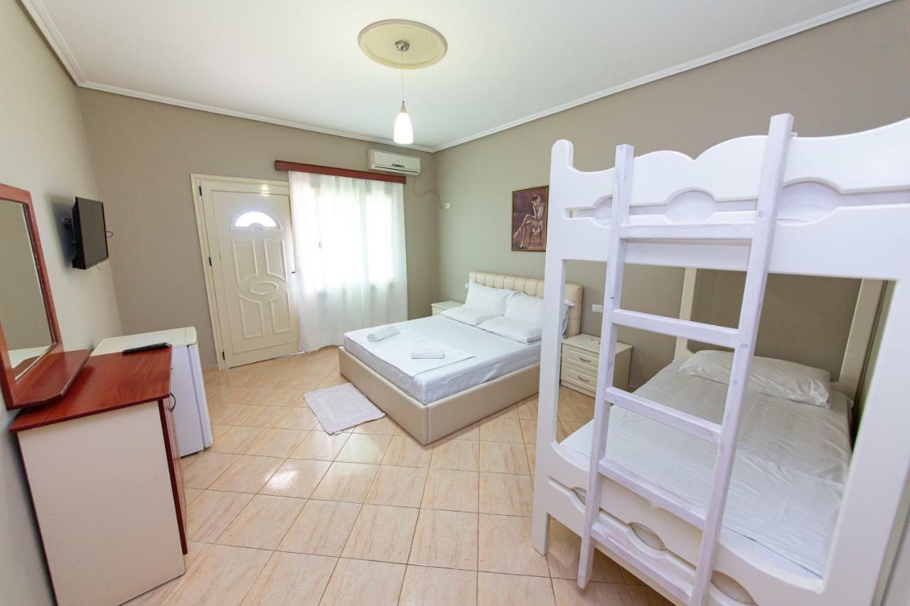 Radhimë Hotel Roi מראה חיצוני תמונה