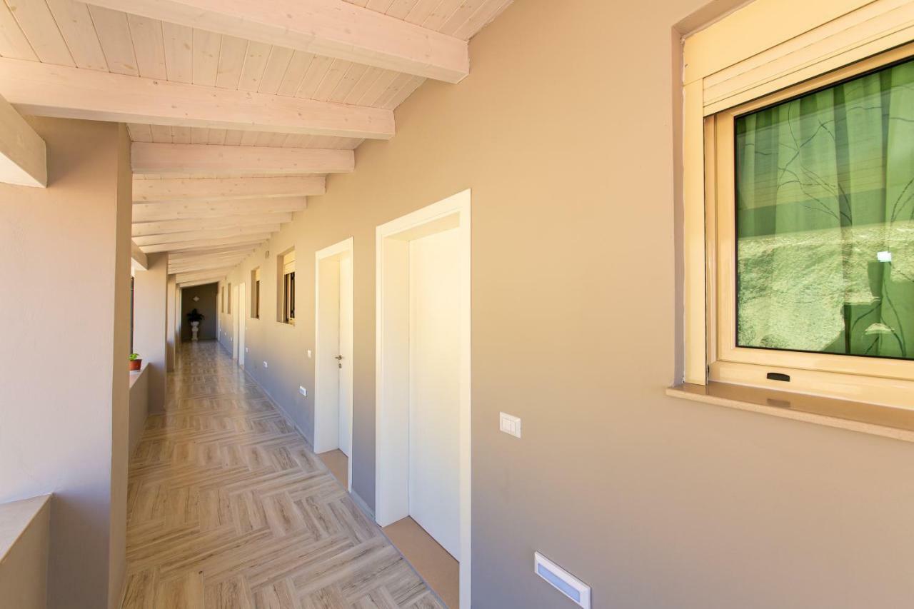 Radhimë Hotel Roi מראה חיצוני תמונה