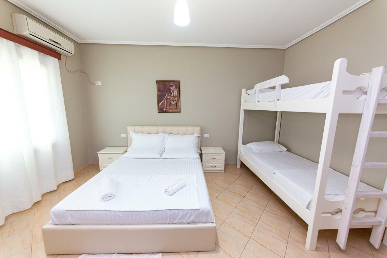 Radhimë Hotel Roi מראה חיצוני תמונה